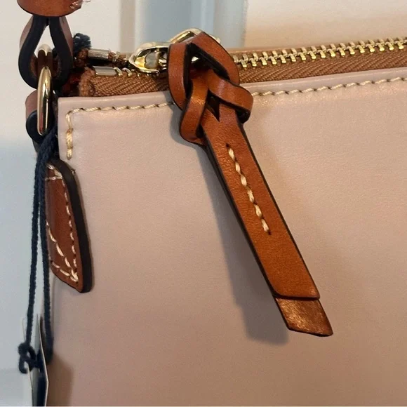 New! Dooney and Bourke Light Blush Pink Wexford Leather Rosie Crossbody Purse - Picture 7 of 16